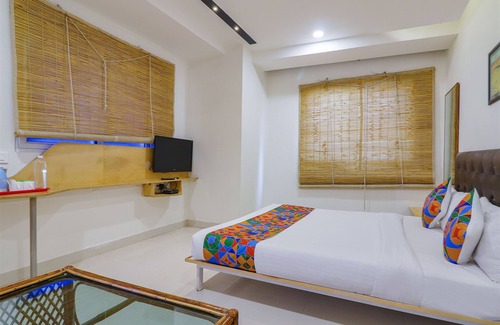 Hyderabad Hotel | FabHotel Aamantran & Banquet Halls