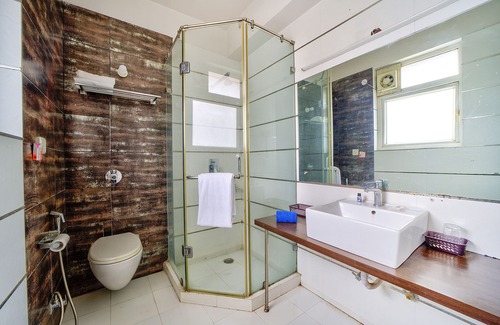 DLF Phase 3 Hotel | Fabhotel Rivlet