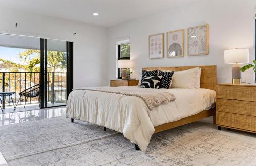 Olympia Heights House | Fall Sale! 4BR - Private Yard, Grill, Soaking Tub, Near Coral Gables & MIA Airport