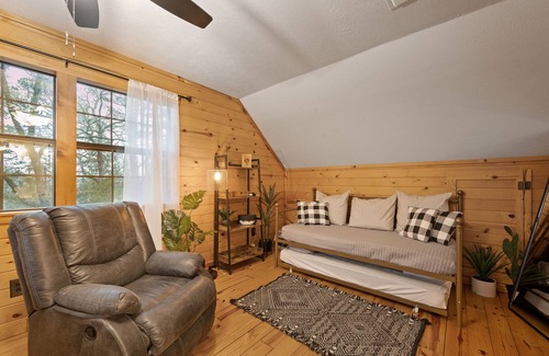 Broken Bow Cabin | π Fall specials! Updated Cabin πͺ΅ Creek π π₯ pit π