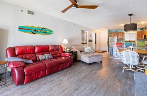Osage Beach Condo | Family Fun at Lake Vibin' Lazy Days Osage Beach w/2 Pools, Playground, Games & Calm Water