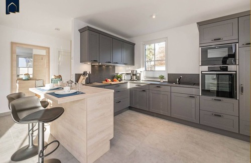 Zirchow House | Ferienhaus Örnie - Neu Errichtetes Ferienhaus in Ruhiger Wohngegend mit Parkplatz, Sauna und Wlan