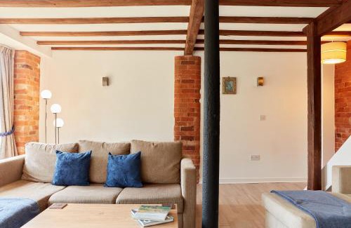 Dalbury Lees House | Finest Retreats - The Pig Barn