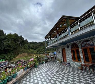 Ziro Bed & Breakfast | Flat 9-RJ Shant Apartment &Homestay
