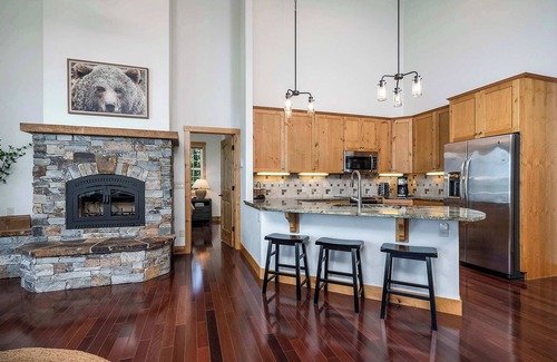 Bigfork House | Flathead Lake Bear Dance Retreat!