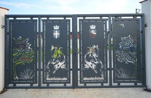 Mladenovac Apartment | Forest House