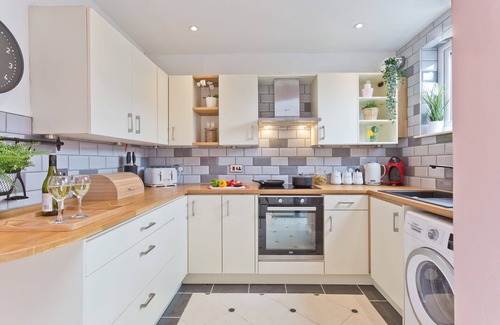 Barrow-in-Furness House | Four Bed House- Malleus House