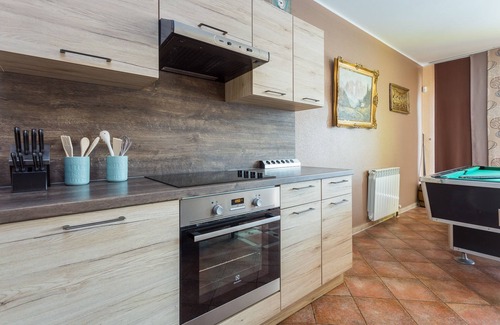 Vintijan Apartment | Four-bedroom apartment with balcony and sea view Pula (A-14924-a)