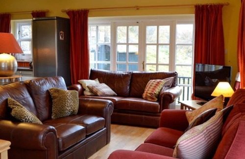 Ballater House | Four bedroom cottage with stunning views overlooking the River Dee