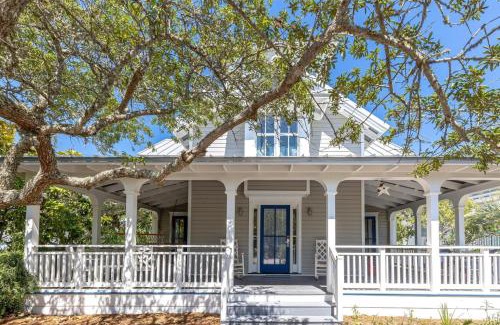 Seaside House | Four by the Shore