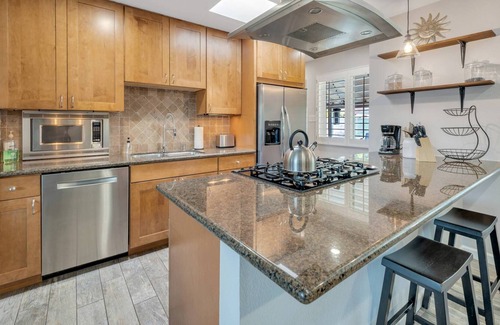 Park Scottsdale One House | FREE GOLF! Easy Freeway Access, Near Old Town, Private Heated Pool (NO Extra Fee), Dog Friendly!