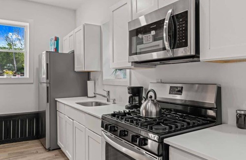 Delair Apartment | FREE Private Parking 1-min I-95-1st flr