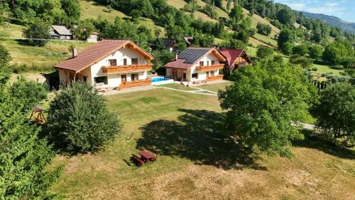 Moieciu Ski Chalet | Friends & Family Moieciu
