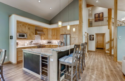 The Reserve House | Frisco Cedar Cabin. Private 4 bedroom home in Frisco. Sleeps 10, private hot tub, private garage, WIFI.