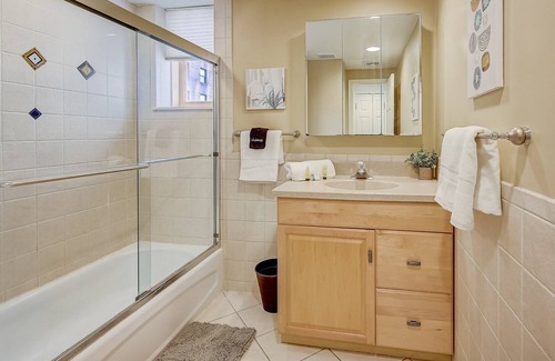 Rittenhouse Row Apartment | FRONTDESK 242 S 17th St Apts Rittenhouse Sq Philadelphia