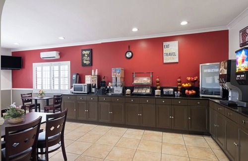 Poway Hotel | Fully Furnished Style 2 BHK - 1 BATH Apt in San Diego Poway-Miramar with Parking