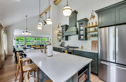 Lake Geneva House | Fully Renovated Historic 1800's Home, Walking Distance to Downtown LG