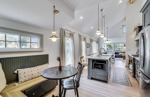 Lake Geneva House | Fully Renovated Historic 1800's Home, Walking Distance to Downtown LG