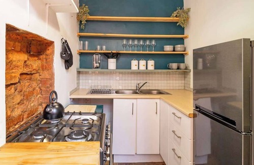 Bo'Kaap House | Funky Pet Friendly, 2-bedroom Escape, Bo-kaap