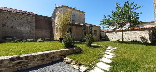 Asnieres-la-Giraud House | Gîte chez Sylvie et Eric Coppin