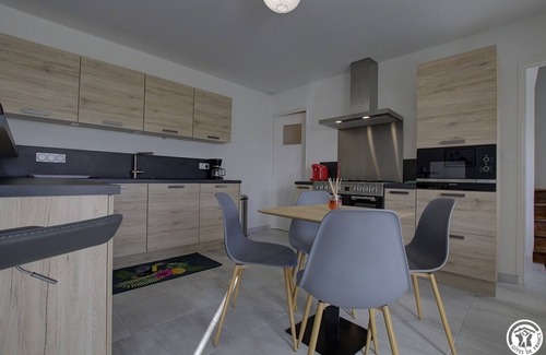 Peronnas House | Gîte de la Forêt de Seillon