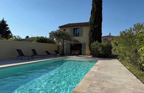 Aubignan House | Gîte Juno: charming Provencal gîte with swimming pool