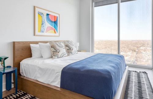 Rainey Street Historic District Apartment | Galaxy by Avantstay Brand New Condo Room in Austin w/ Amazing Amenities!