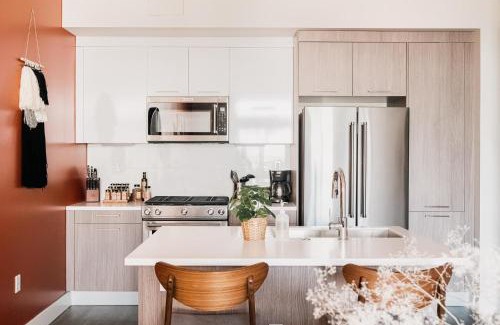 Highland House | Gallery Retreat - Skyline Views - Zuni Lofts