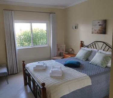 Alvor Apartment | Garden and Pool Vilamarachique