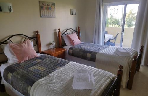 Alvor Apartment | Garden and Pool Vilamarachique