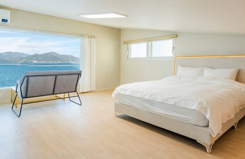 Geoje House | Geoje Daol Pool Villa Pension