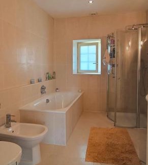 Montbron House | Gite 7 personnes à Montbron, Charente