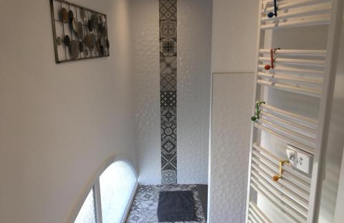 Colombe-le-Sec Apartment | GITE FLEURS DE VIGNES