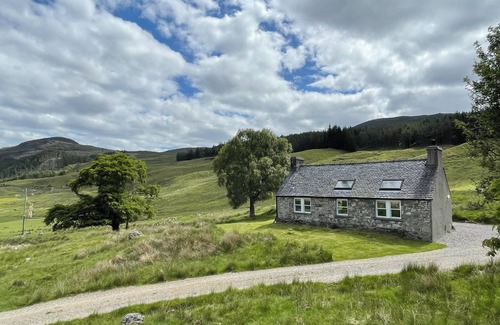 Kyleakin Cottage | Glacour Studio Cottage