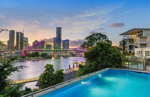 New Farm Apartment | Glen Eagles Suite