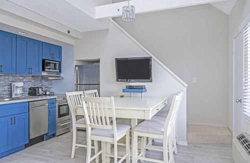 Napeague Apartment | Glorious Top Floor Unit w/Loft + Heated Pool