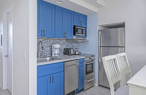 Napeague Apartment | Glorious Top Floor Unit w/Loft + Heated Pool