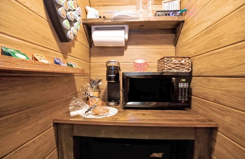 Villa Rica Cabin | Go West- Couples 1-of-a-kind old-time theme-ATL area.