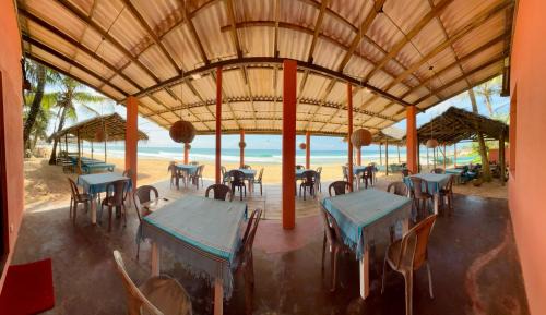 Thiranagama Hotel | Golden Beach Guest House and Restaurant