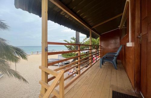 Uppuveli Hotel | Golden Beach Hotel & Restaurant