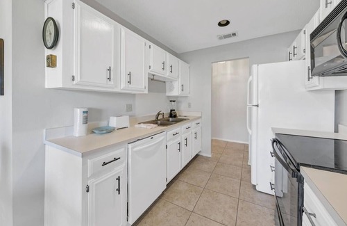 Miramar Beach Cottage | Golf Course 93d 3 Bedroom Condo by Redawning