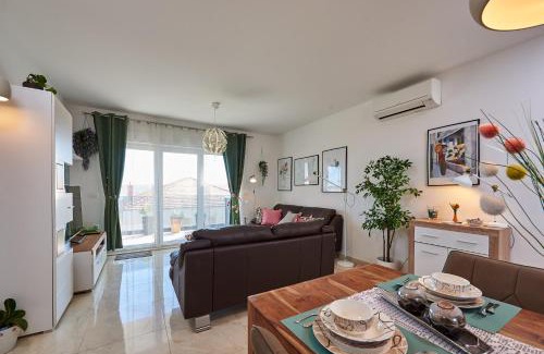Trogir Apartment | Golubica