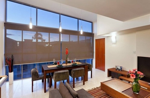 New Farm House | Gorgeous 2BR Penthouse with Skyline View