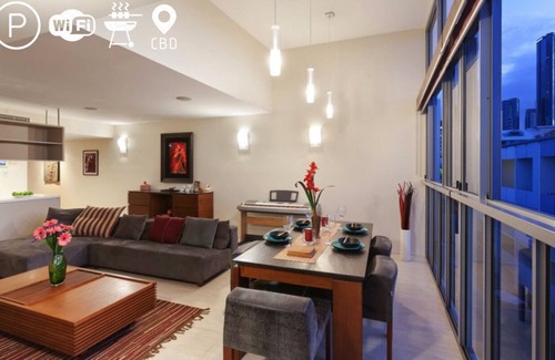 New Farm House | Gorgeous 2BR Penthouse with Skyline View