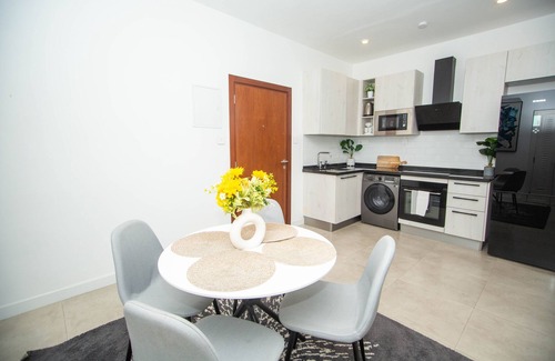 Dzorwulu Apartment | Gorgeous Apartment in a quiet Airport Residential Apartment by Kozo Restaurant.