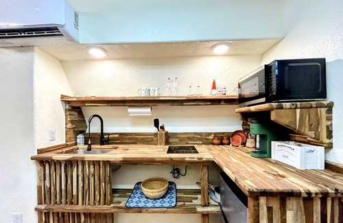 Wills Point Cabin | Gorgeous Beehive Tiny House Surrounded by Trees for a Unique Romantic Getaway near Wills Point, Texas