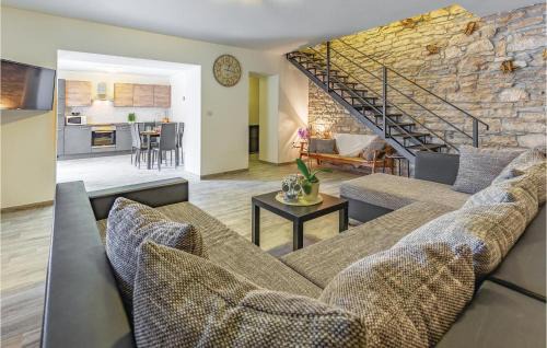 Mali Vareski House | Gorgeous Home In Peruski With Wifi