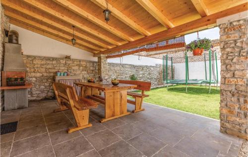 Mali Vareski House | Gorgeous Home In Peruski With Wifi