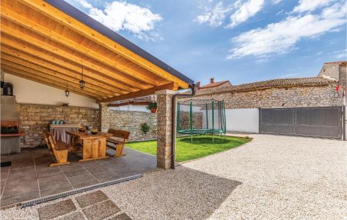 Mali Vareski House | Gorgeous Home In Peruski With Wifi