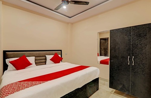 Charbagh Hotel | Goroomgo Madhav Inn Lucknow
